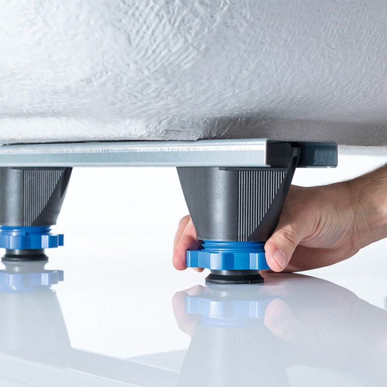 Podesiva po visini okretanjem Podesiva po visini okretanjem