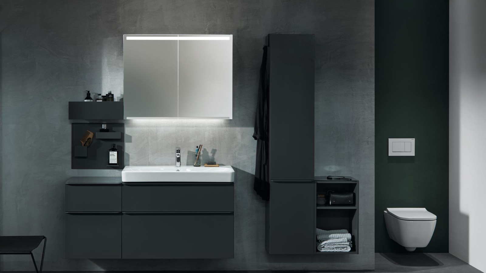 Konzolna WC šolja Geberit Smyle Square ugrađena u nišu Konzolna WC šolja Geberit Smyle Square ugrađena u nišu