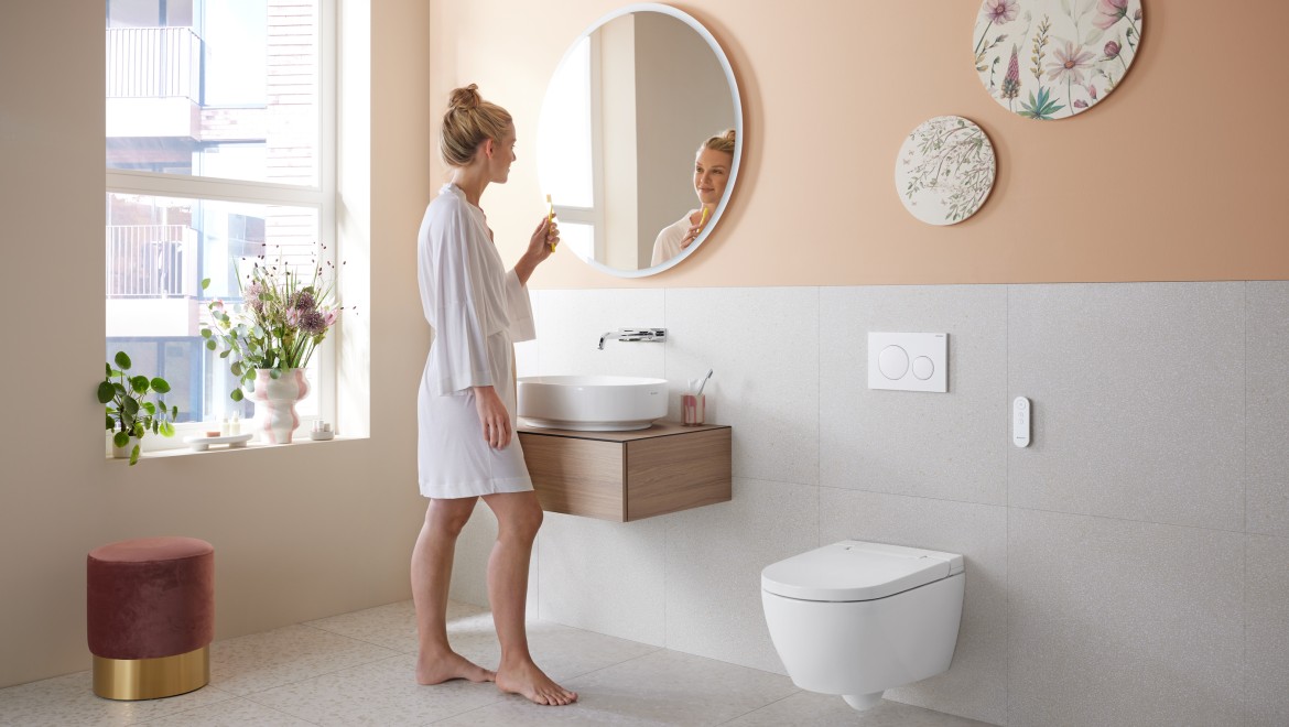 Geberit AquaClean Alba u kupatilu sa bojom u trendu Geberit AquaClean Alba u kupatilu sa bojom u trendu