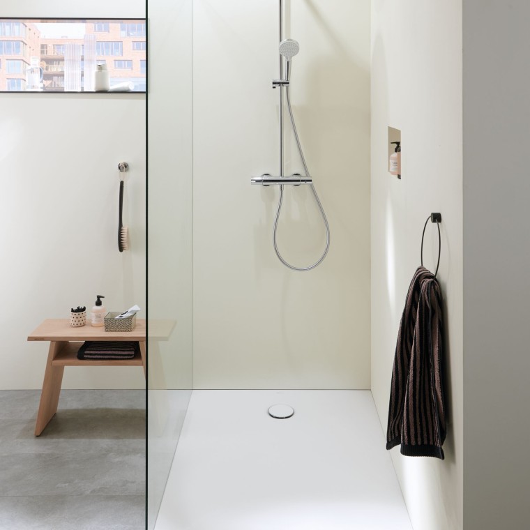 Walk-in tuš u malom kupatilu Walk-in tuš u malom kupatilu