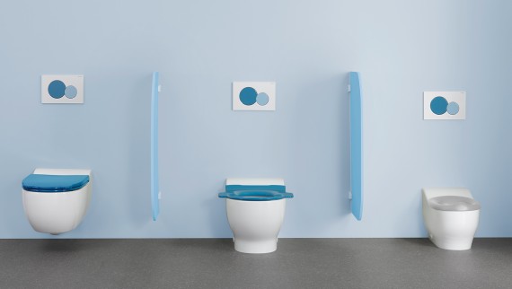 Toaleti iz serije za kupatila Geberit Bambini sa šarenim poklopcima WC-a i tipkama za ispiranje Toaleti iz serije za kupatila Geberit Bambini sa šarenim poklopcima WC-a i tipkama za ispiranje