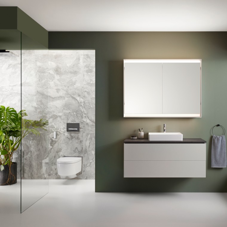 Geberit AquaClean Mera Comfort WC sa tušem u kupatilu Geberit ONE Geberit AquaClean Mera Comfort WC sa tušem u kupatilu Geberit ONE