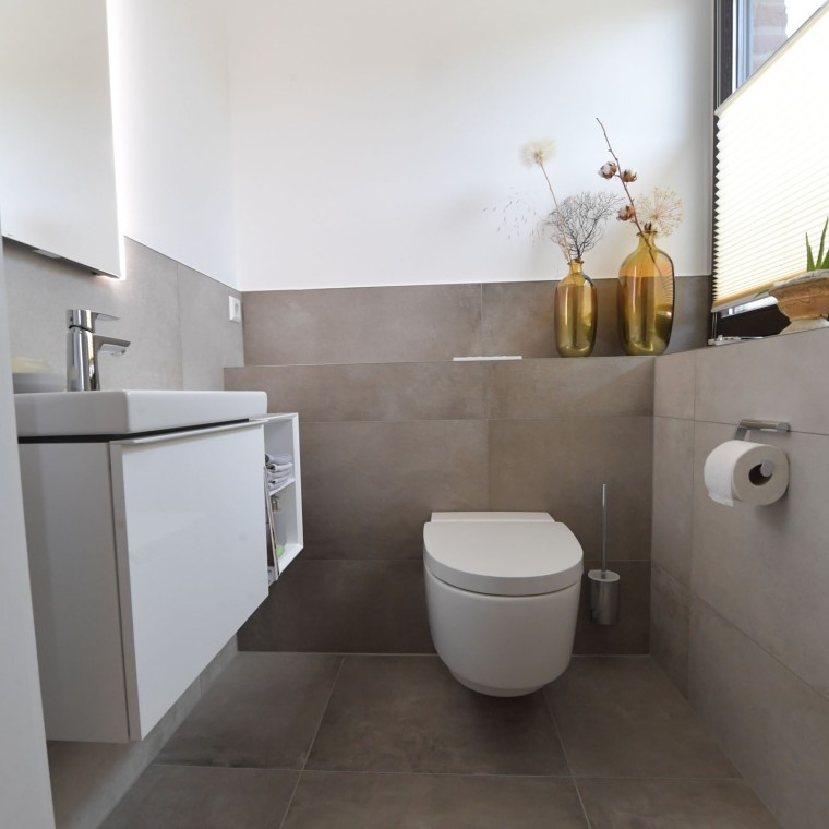 AquaClean Mera tuš WC i umivaonik AquaClean Mera tuš WC i umivaonik