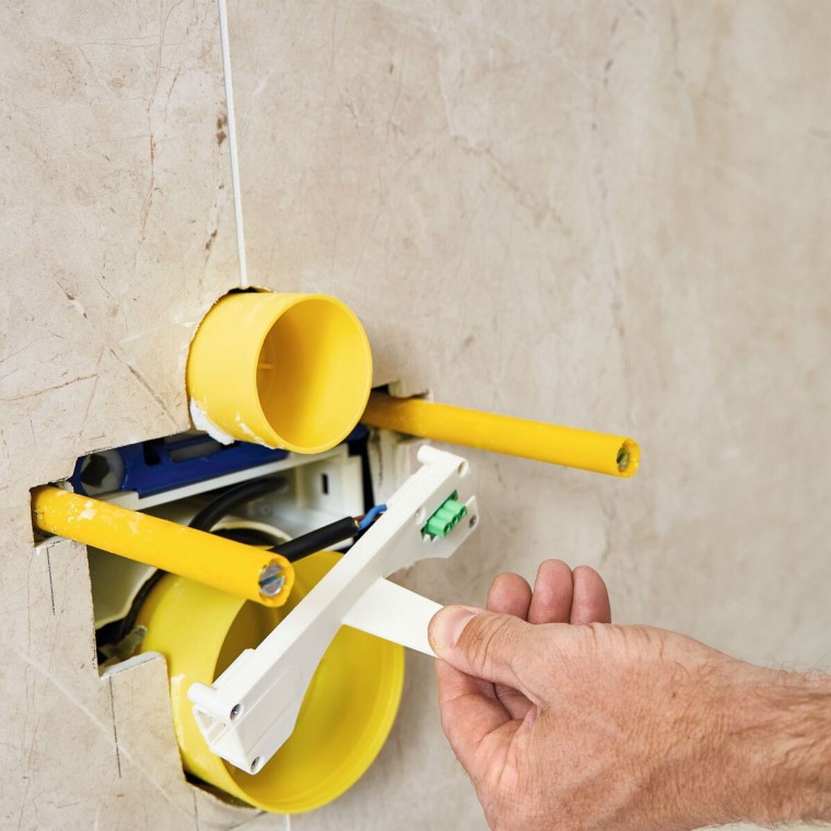 Geberit Power & Connect kutija tokom instalacije Geberit Power & Connect kutija tokom instalacije