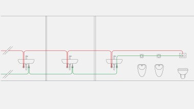 Primer cevovoda za pijaću vodu sa vremenskim režimom sanitarnog ispiranja sa Geberit sanitarnim ispiranjem koje je integrisano u ugradni vodokotlić