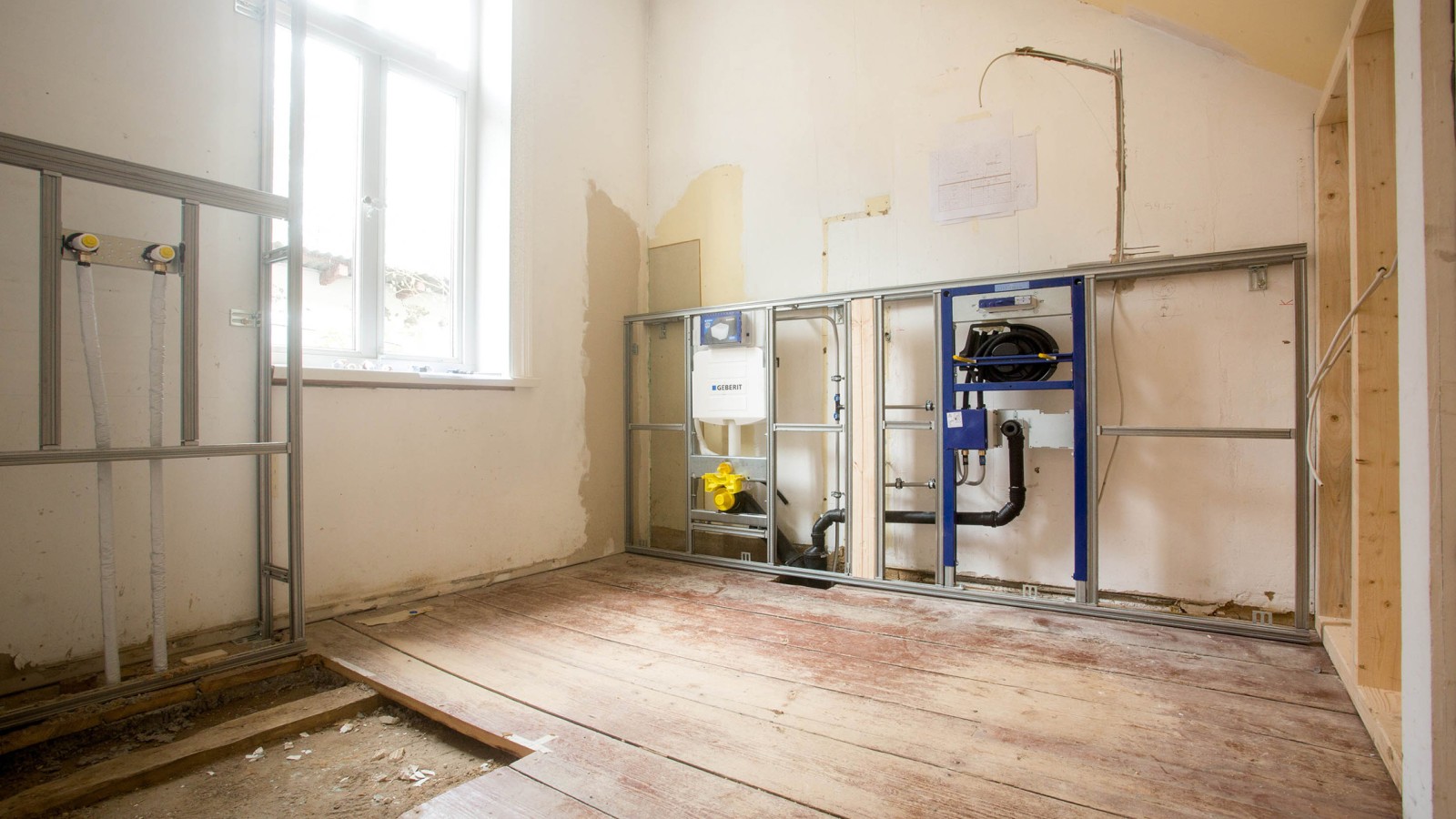 Graditelji su se opredelili za Geberit proizvode ne samo ispred zida, već i iza njega (© Geberit) Graditelji su se opredelili za Geberit proizvode ne samo ispred zida, već i iza njega (© Geberit)