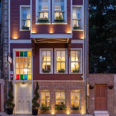 Kuća je građena u tradicionalnoj drvenoj gradnji. Lokalni, tradicionalni materijali korišćeni su i spolja i iznutra. (© Hotel Turkish House) Kuća je građena u tradicionalnoj drvenoj gradnji. Lokalni, tradicionalni materijali korišćeni su i spolja i iznutra. (© Hotel Turkish House)