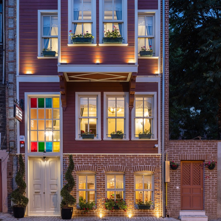 Kuća je građena u tradicionalnoj drvenoj gradnji. Lokalni, tradicionalni materijali korišćeni su i spolja i iznutra. (© Hotel Turkish House) Kuća je građena u tradicionalnoj drvenoj gradnji. Lokalni, tradicionalni materijali korišćeni su i spolja i iznutra. (© Hotel Turkish House)