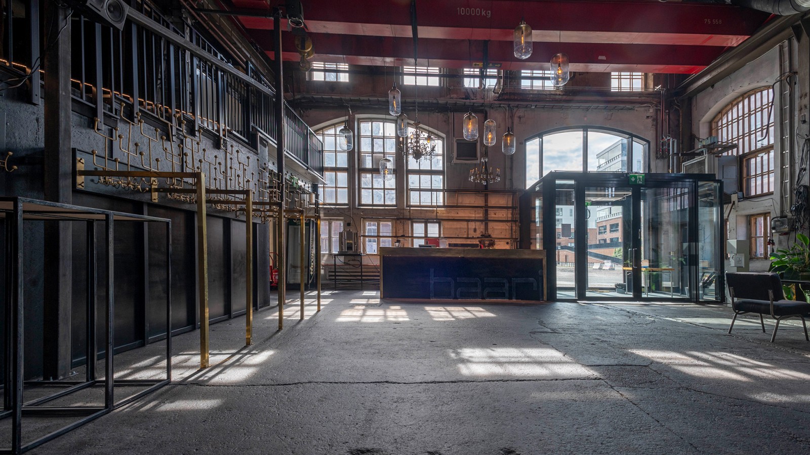 Ponuda u Konepaji je izuzetno raznolika. Barovi, klubovi, sportska i kulturna dešavanja ovde nalaze dovoljno prostora (© Kansallis Teatteri) Ponuda u Konepaji je izuzetno raznolika. Barovi, klubovi, sportska i kulturna dešavanja ovde nalaze dovoljno prostora (© Kansallis Teatteri)