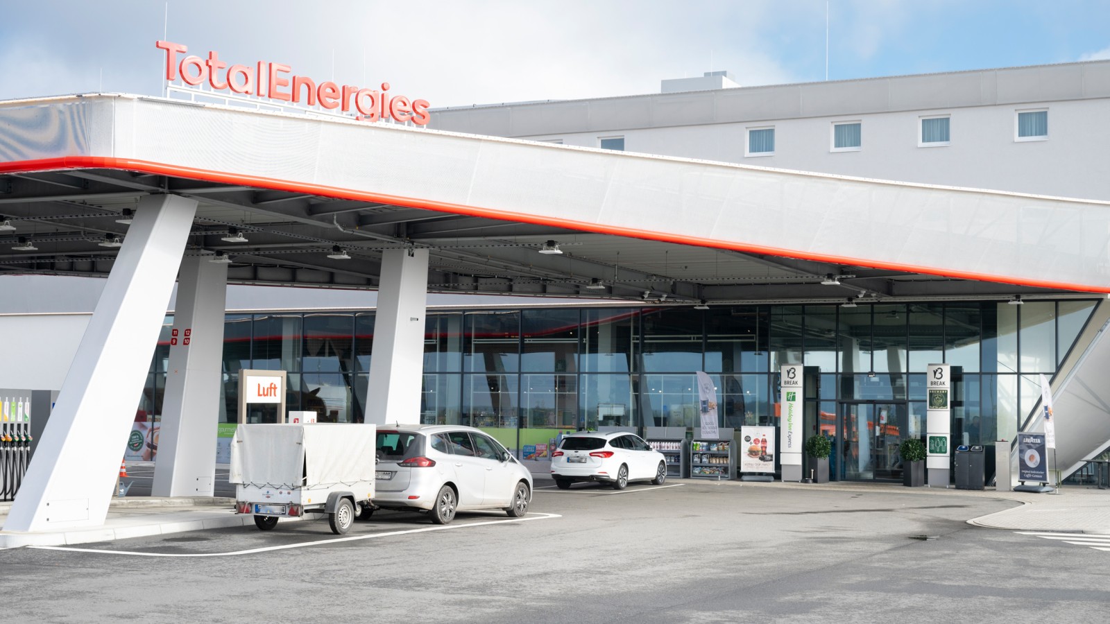 Novi parking Evendorf otvorio je svoja vrata 2023. godine - i opremljen je javnim toaletom kompanije 2theloo (© Meike Goebel) Novi parking Evendorf otvorio je svoja vrata 2023. godine - i opremljen je javnim toaletom kompanije 2theloo (© Meike Goebel)