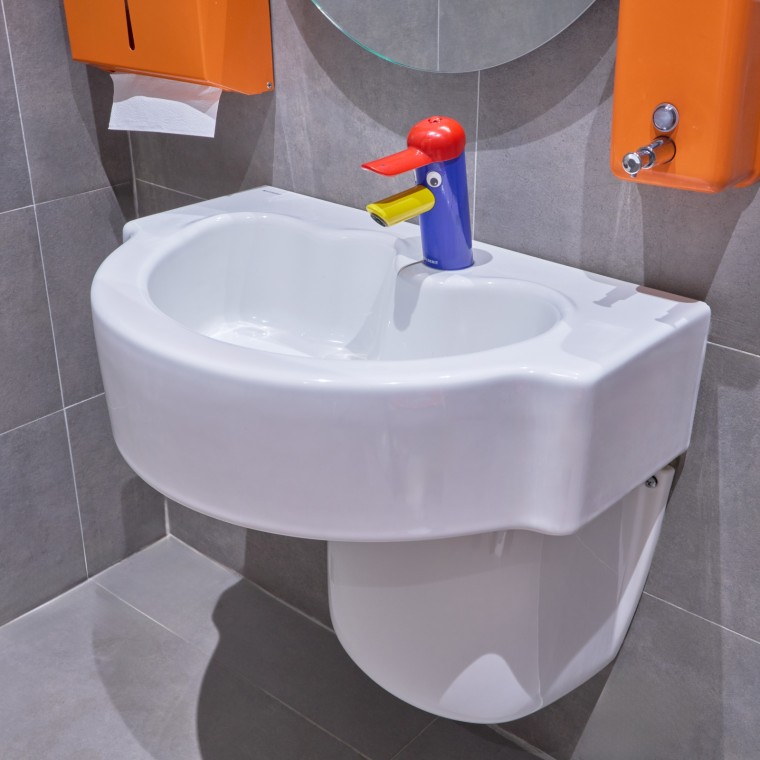 Proizvodi iz linije Geberit Bambini se koriste za decu. (© Oğuzhan Kasar) Proizvodi iz linije Geberit Bambini se koriste za decu. (© Oğuzhan Kasar)