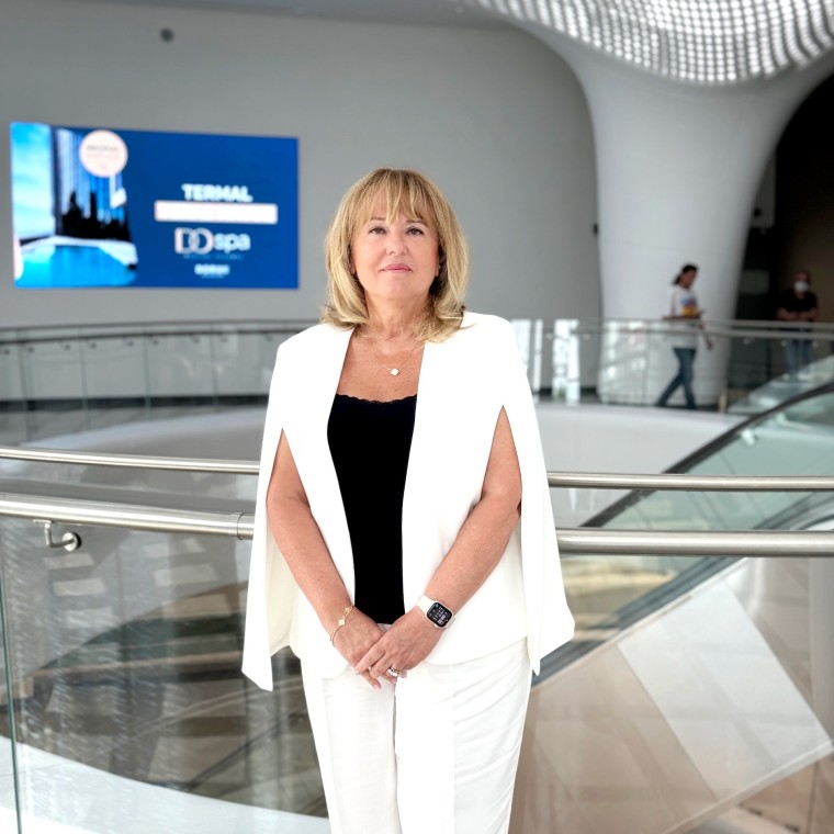 Prof. dr Zejnep Kahvedži želi da se njeni pacijenti i osoblje osećaju prijatno. (© Doruk Hospital) Prof. dr Zejnep Kahvedži želi da se njeni pacijenti i osoblje osećaju prijatno. (© Doruk Hospital)