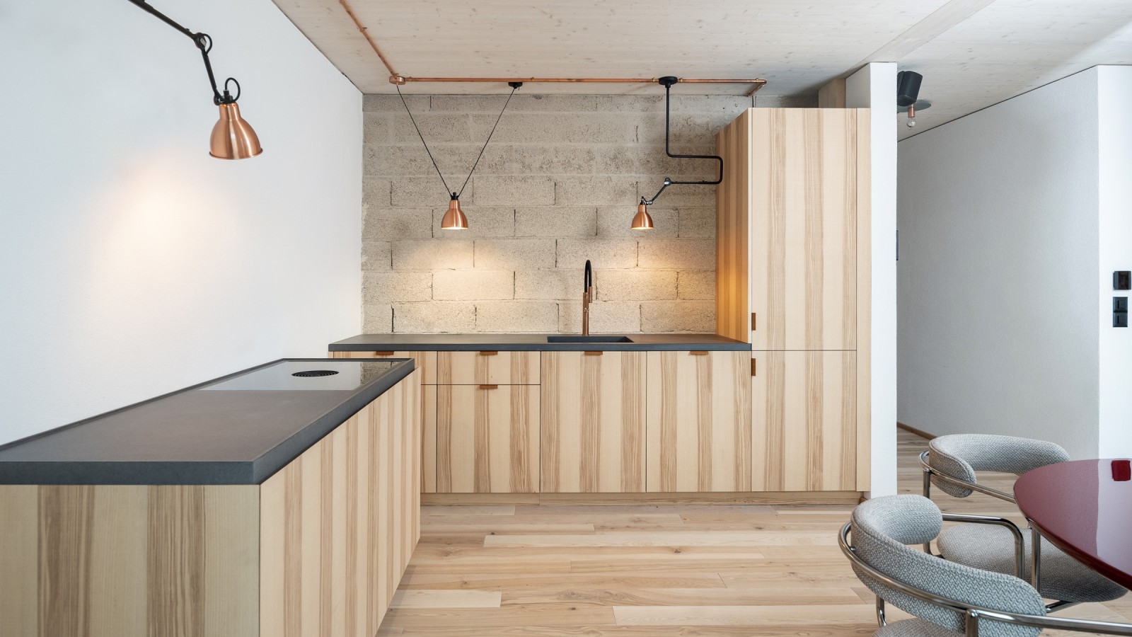 Konopljine cigle se koriste u unutrašnjosti najveće kuće od konoplje u Evropi. (© Openly / Jens Ellensohn) Konopljine cigle se koriste u unutrašnjosti najveće kuće od konoplje u Evropi. (© Openly / Jens Ellensohn)