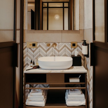 Kupatila su opremljena AquaClean Mera premium modelima tuš WC šolja (© Nina Slagmolen) Kupatila su opremljena AquaClean Mera premium modelima tuš WC šolja (© Nina Slagmolen)