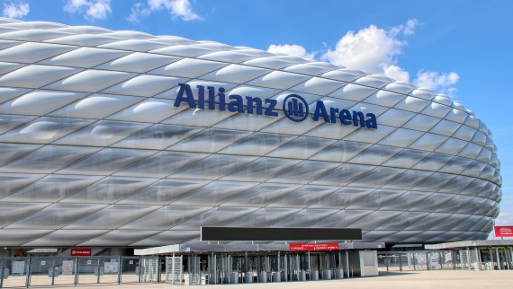 Allianz Arena, Minhen, Nemačka (© Pixabay)