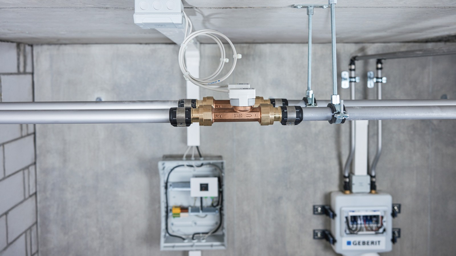 Geberit senzori za GEBUS su povezani direktno na Gateway Geberit senzori za GEBUS su povezani direktno na Gateway