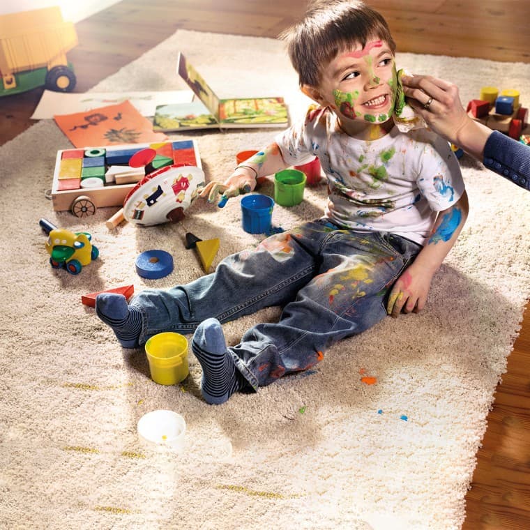 Dete umrljano bojom Dete umrljano bojom