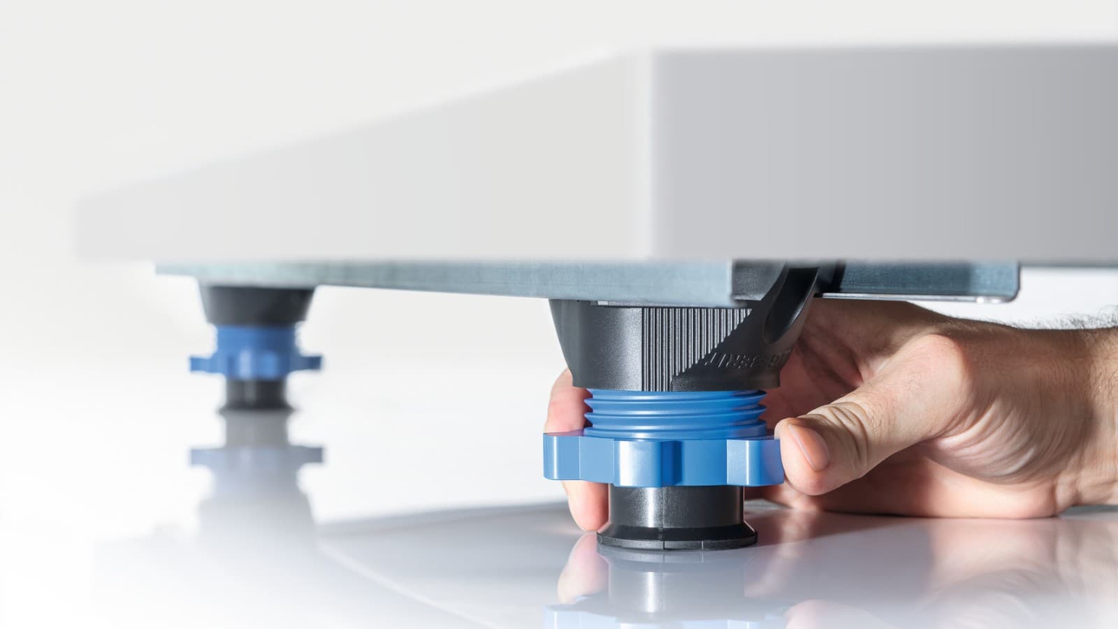 Tuš podloga sa ramom za instalaciju Tuš podloga sa ramom za instalaciju