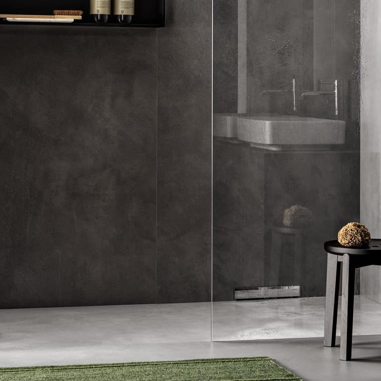 Tuš prostor u ravni poda sa zidnim odvodom Tuš prostor u ravni poda sa zidnim odvodom