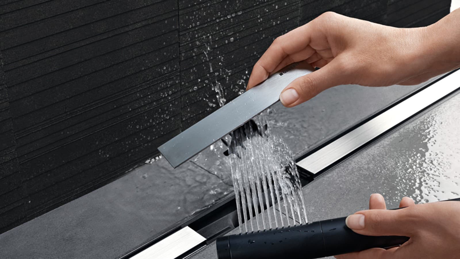 Geberit odvod za tuš iz setije CleanLine – rešetka koju je moguće isprati Geberit odvod za tuš iz setije CleanLine – rešetka koju je moguće isprati