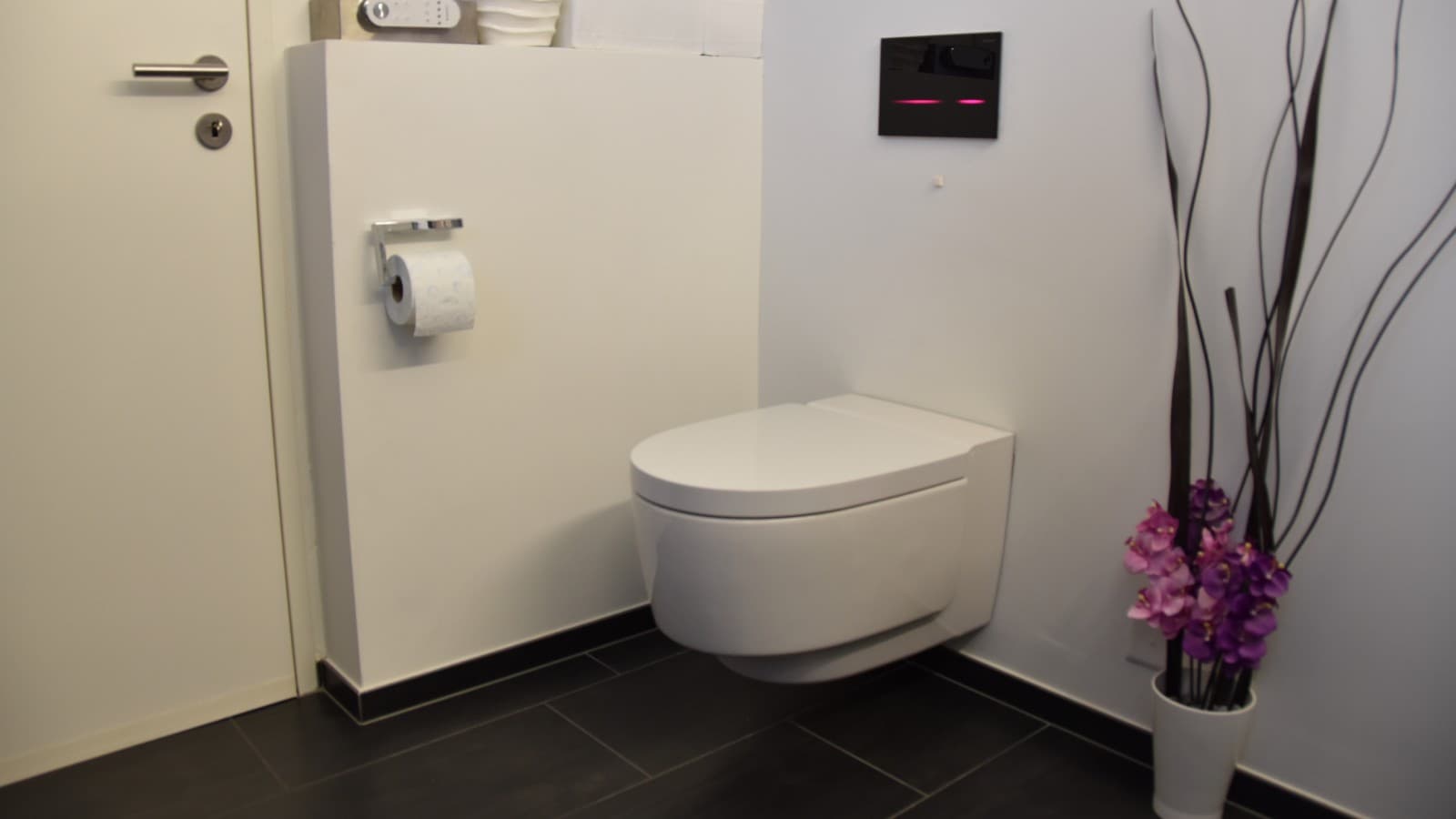 Kupatilo nakon renoviranja sa različitim Geberit proizvodima Kupatilo nakon renoviranja sa različitim Geberit proizvodima