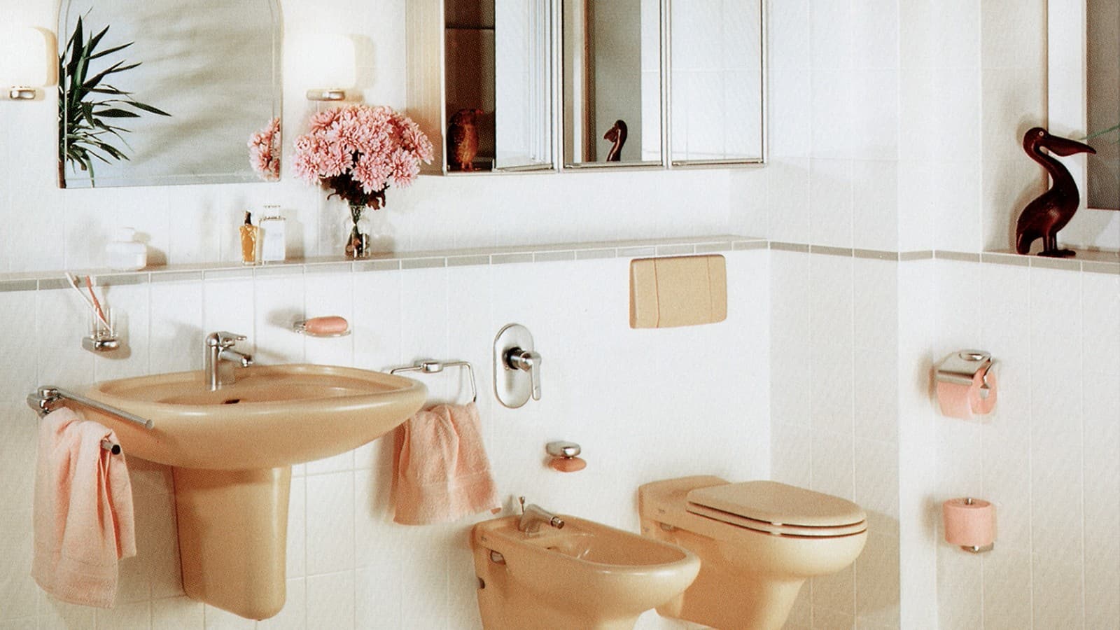 Keramika u boji, tipke i konzolne WC šolje bile su u modi sedamdesetih godina Keramika u boji, tipke i konzolne WC šolje bile su u modi sedamdesetih godina