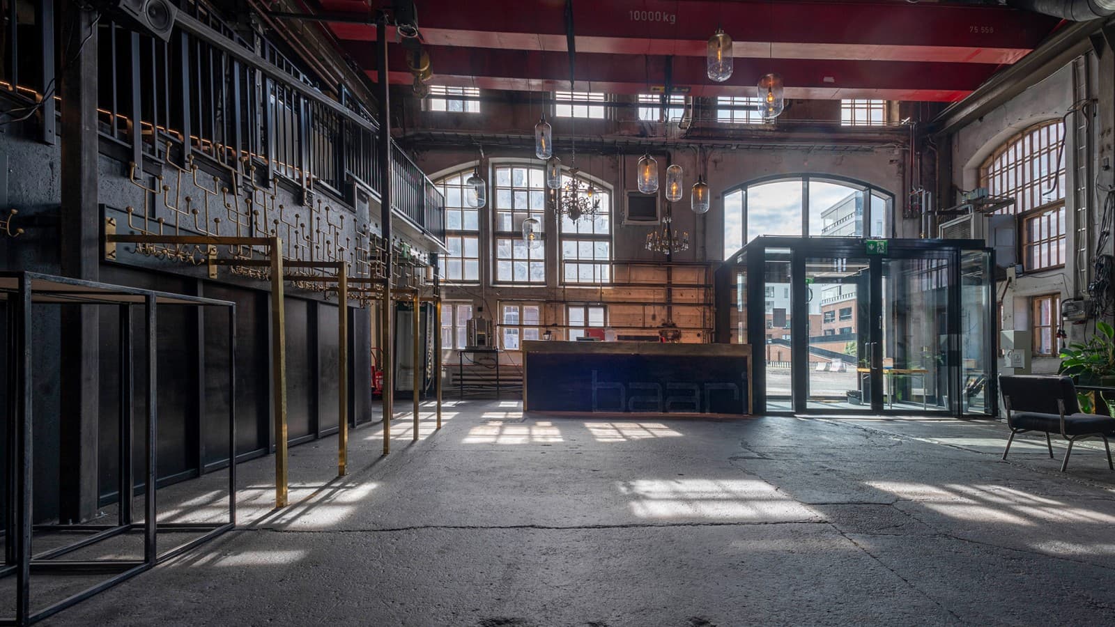 Ponuda u Konepaji je izuzetno raznolika. Barovi, klubovi, sportska i kulturna dešavanja ovde nalaze dovoljno prostora (© Kansallis Teatteri) Ponuda u Konepaji je izuzetno raznolika. Barovi, klubovi, sportska i kulturna dešavanja ovde nalaze dovoljno prostora (© Kansallis Teatteri)