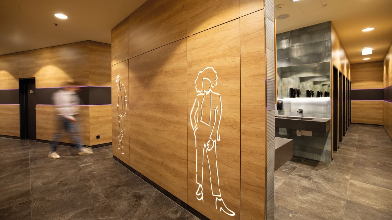 Ulazni prostor sanitarnih instalacija u tržnom centru FMZ Ulazni prostor sanitarnih instalacija u tržnom centru FMZ