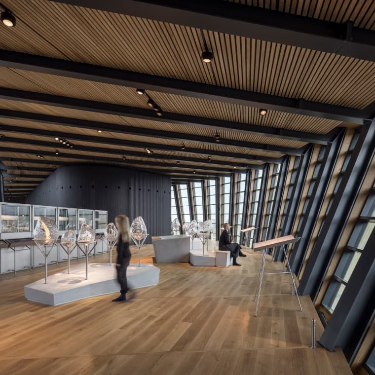 Izložba unutar zgrade posvećena je nauci i istoriji leda. (© Adam Mørk) Izložba unutar zgrade posvećena je nauci i istoriji leda. (© Adam Mørk)