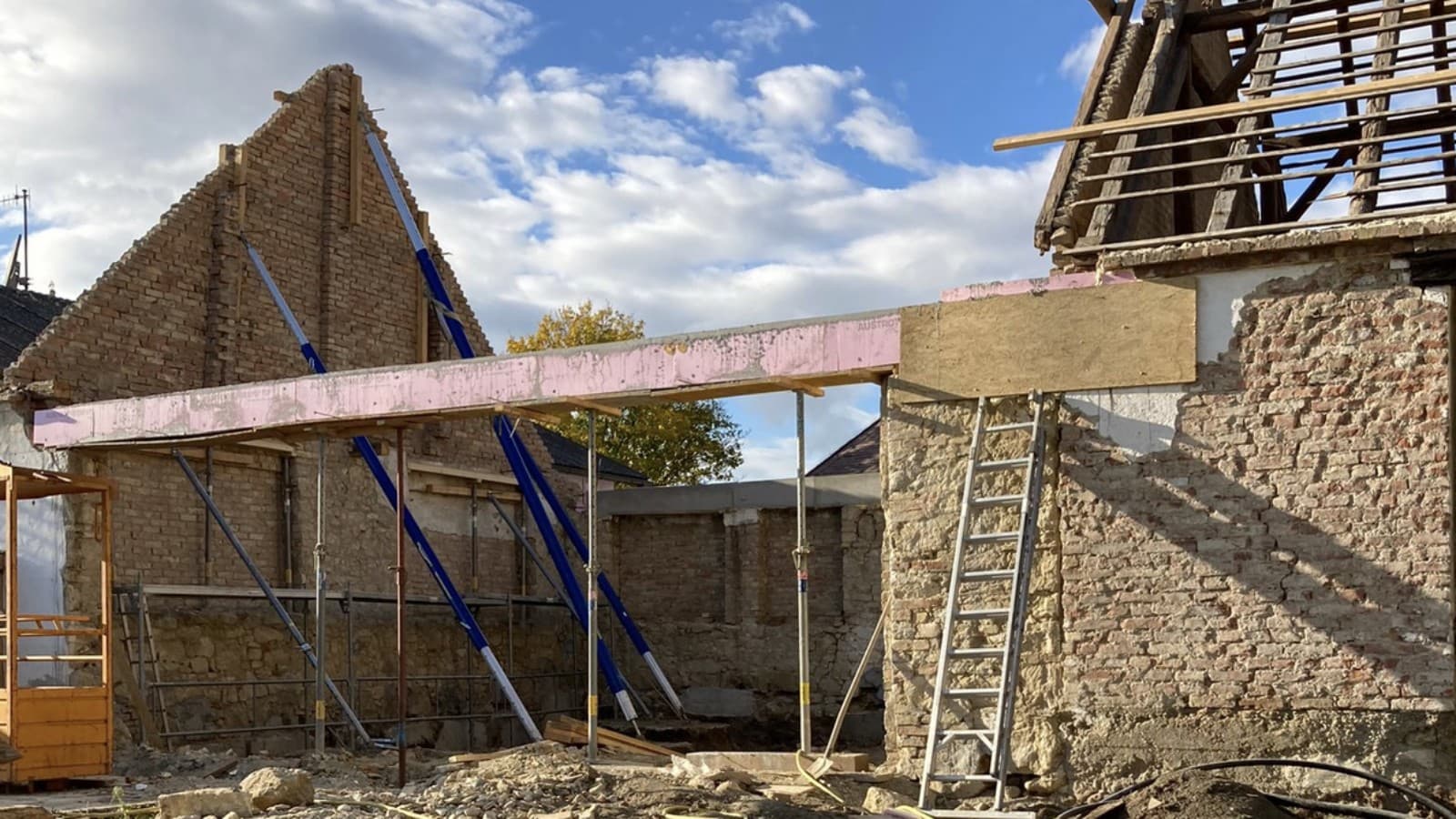 Kako je počelo: farma 2021 (© Anna W.) Kako je počelo: farma 2021 (© Anna W.)