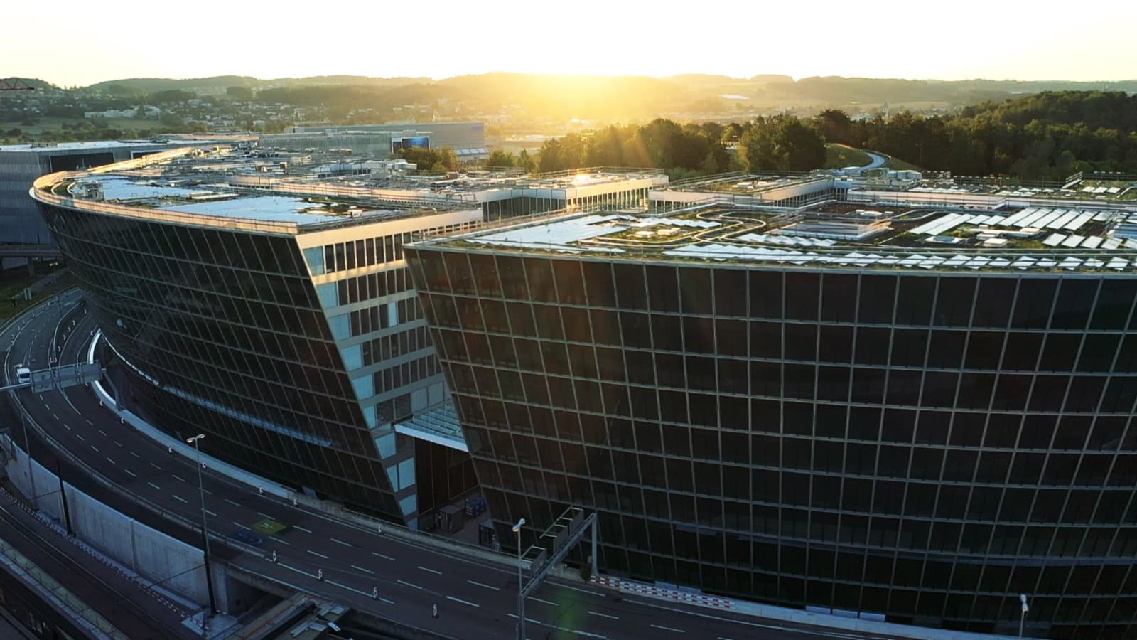 The Circle u Cirihu (© Flughafen Zürich AG) The Circle u Cirihu (© Flughafen Zürich AG)